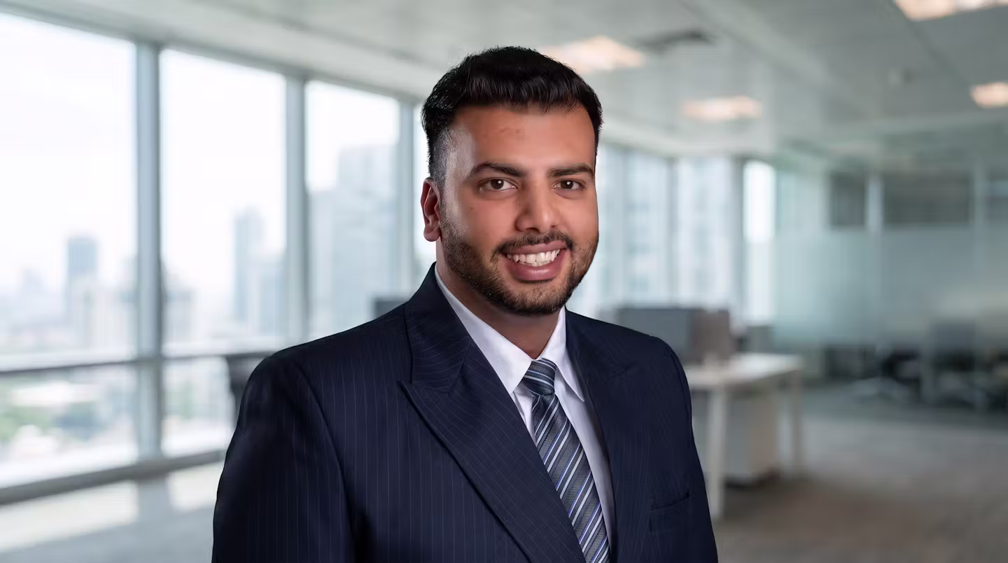 Saket Seth, LLB - Barrister & Solicitor